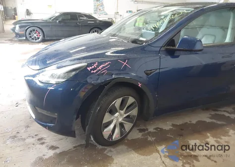 2021 Tesla Model Y Long Range Dual Motor All-Wheel Drive z USA, uszkodzony, nr VIN 5YJYGDEE2MF209015